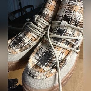 Hush puppies  lace up booties ( NEW)